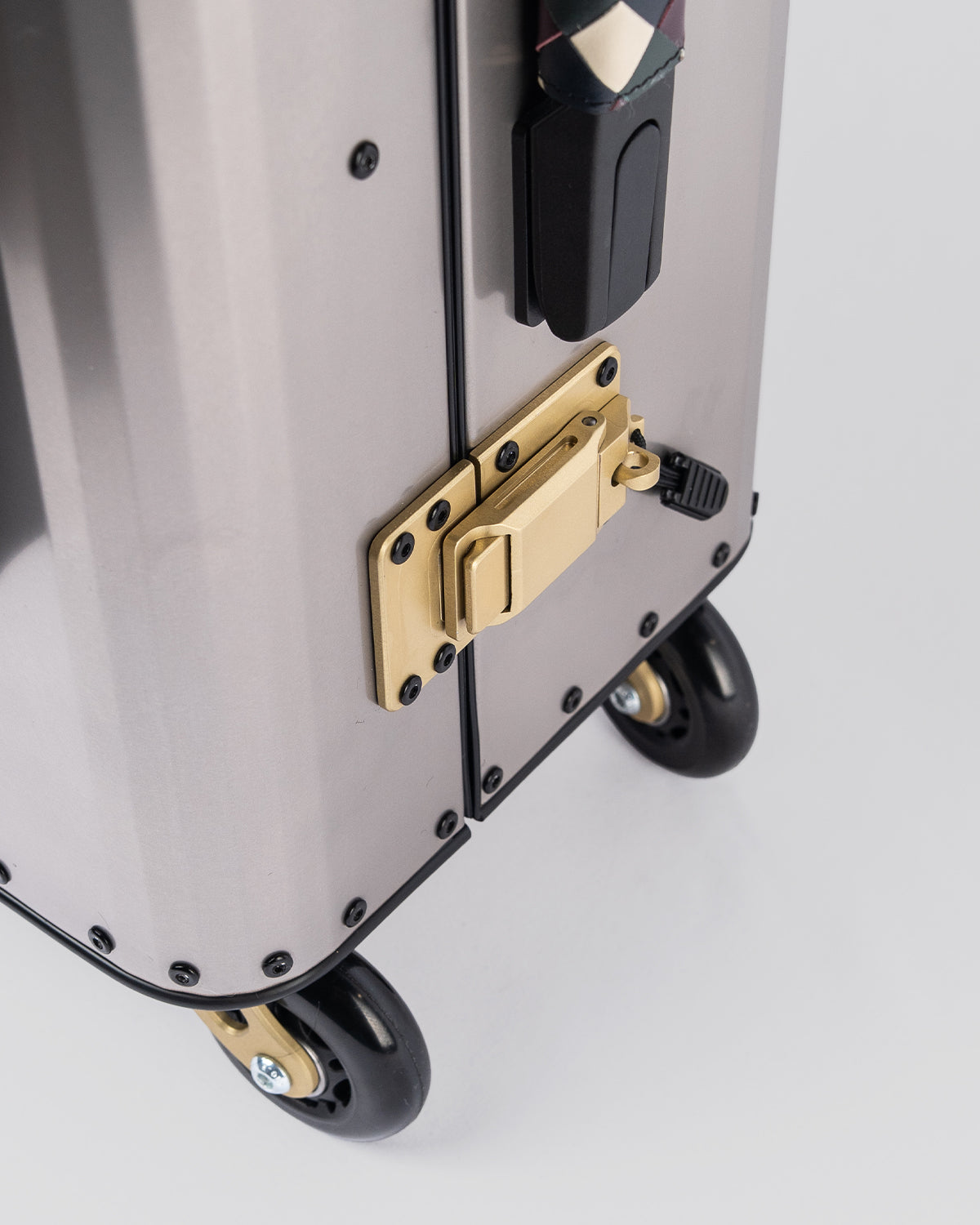 Tank Titanium Cabin Trolley Blue