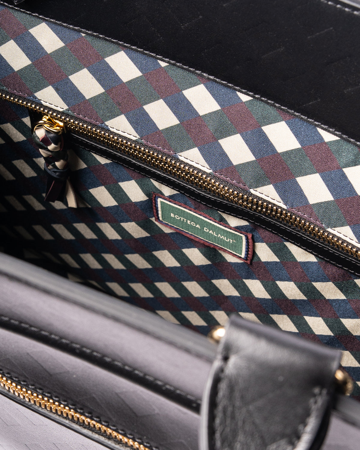 Prima Bag Bossata Nera