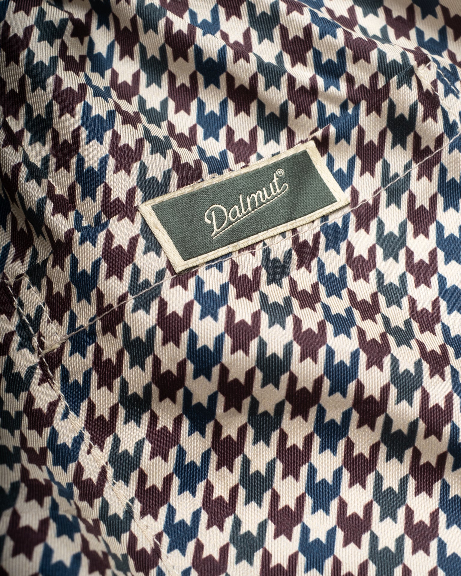 BOARD SHORTS IN GREEN HOUSE SILK