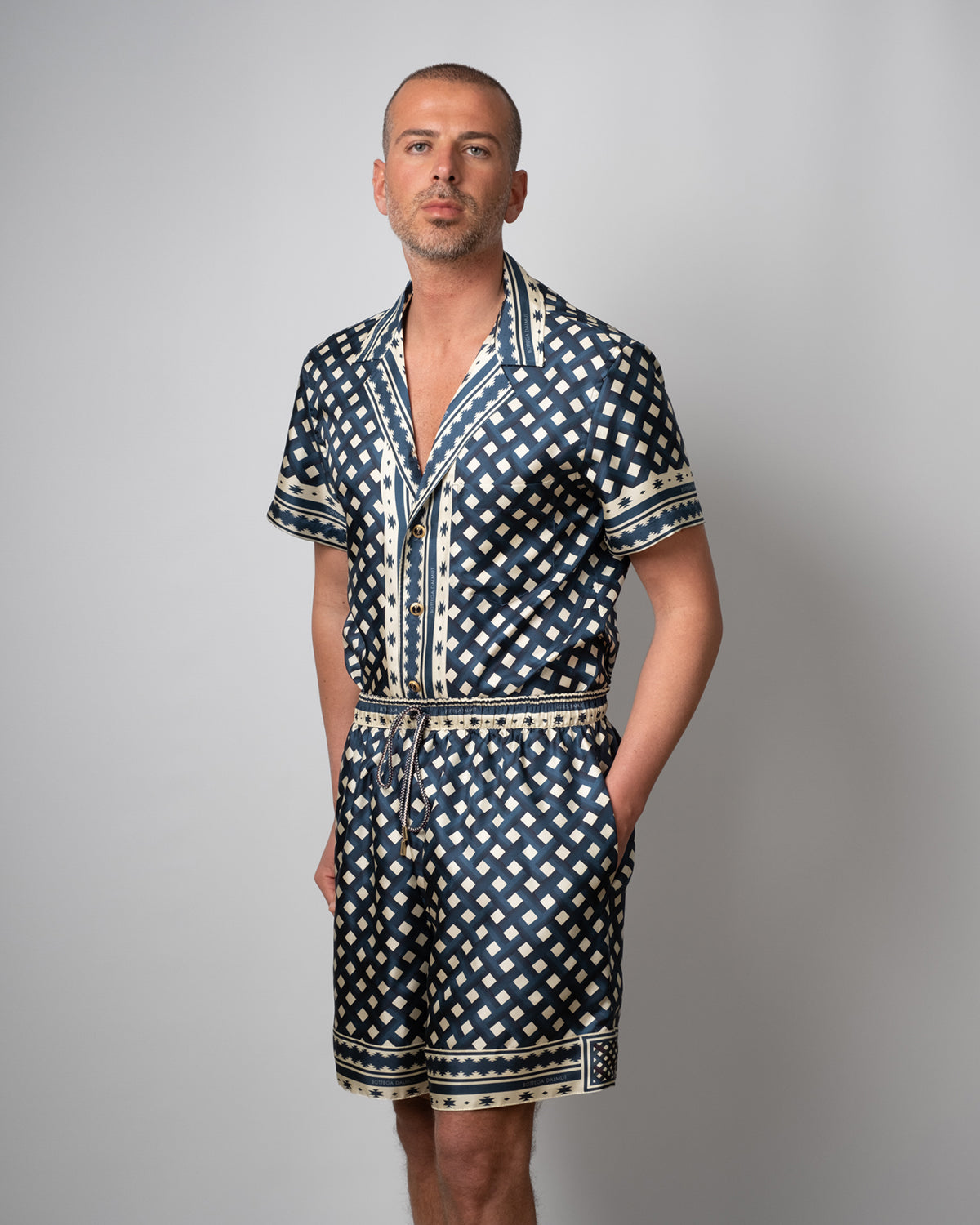Pantaloncini in Seta Foulard Blu e Panna
