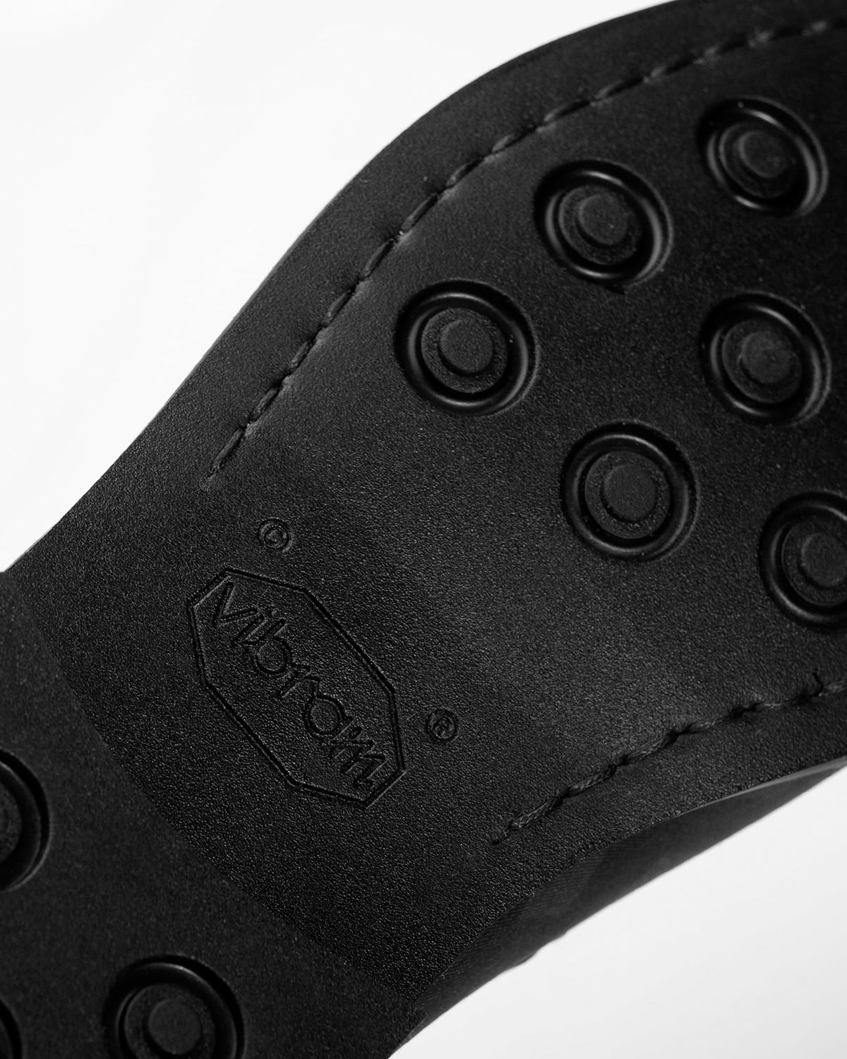 Monkfer in brown suede