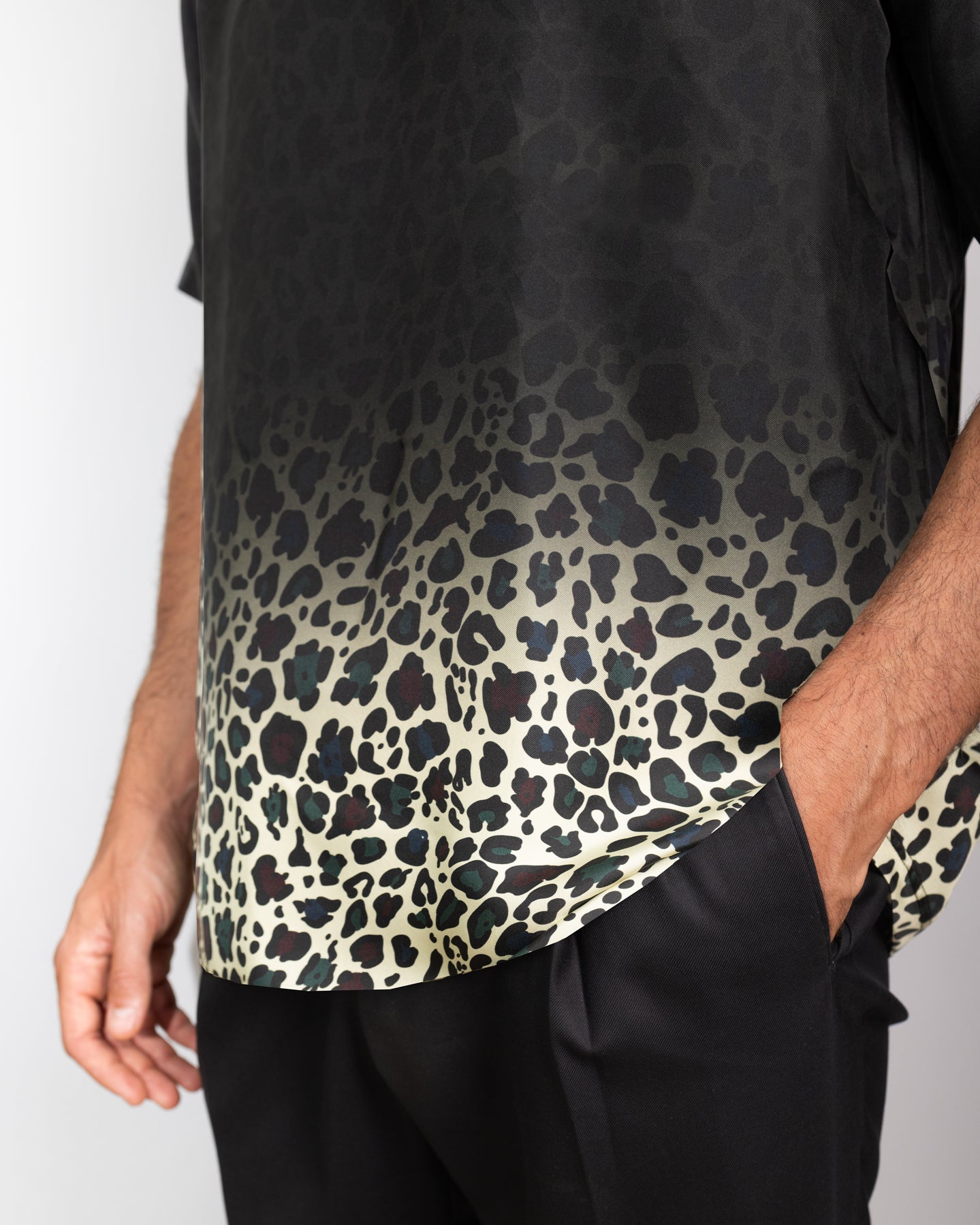 T-Shirt Oversize Seta Animalier Black House Sfumato
