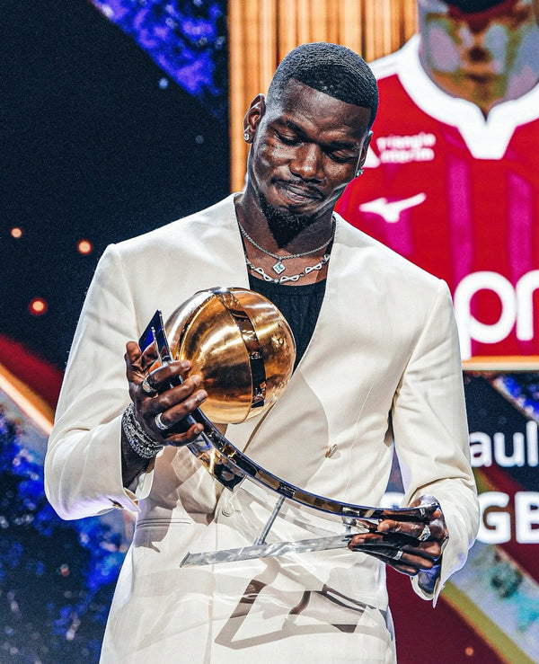 Paul Pogba in abito Tokyo Off-White SuperFiber ai Globe Soccer Awards 2025