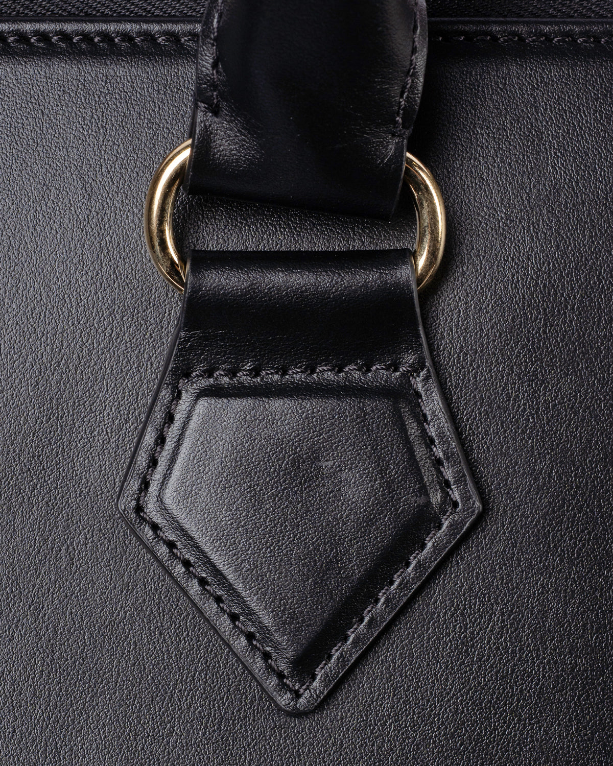 The Lively Porta abiti Black