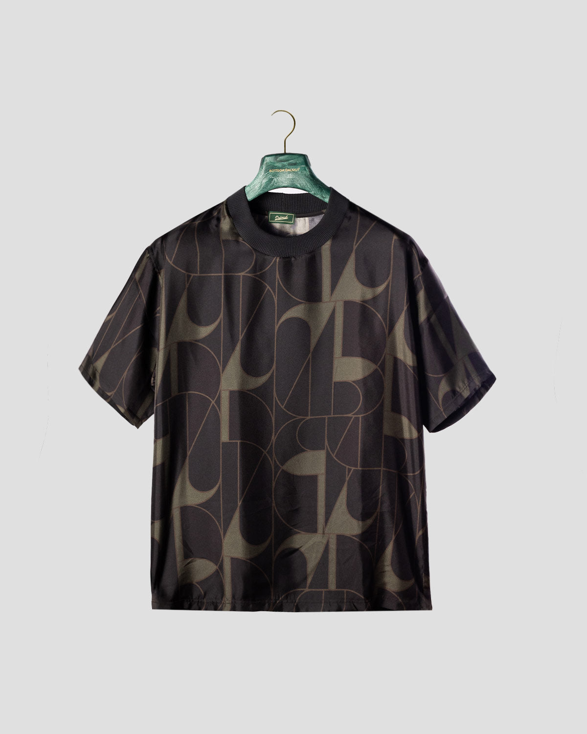 T-Shirt Over Monogram