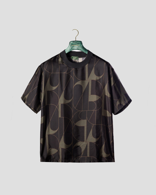 T-Shirt Over Monogram