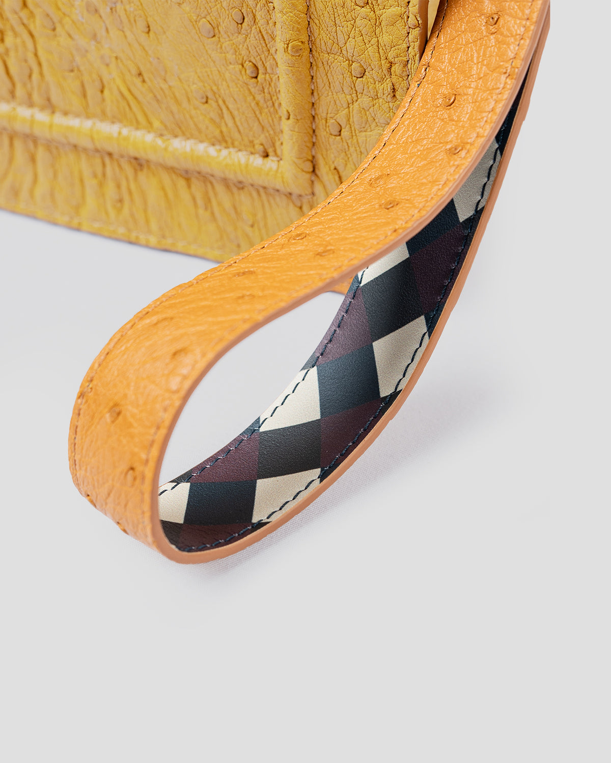 Prima Pochette Tabac in struzzo