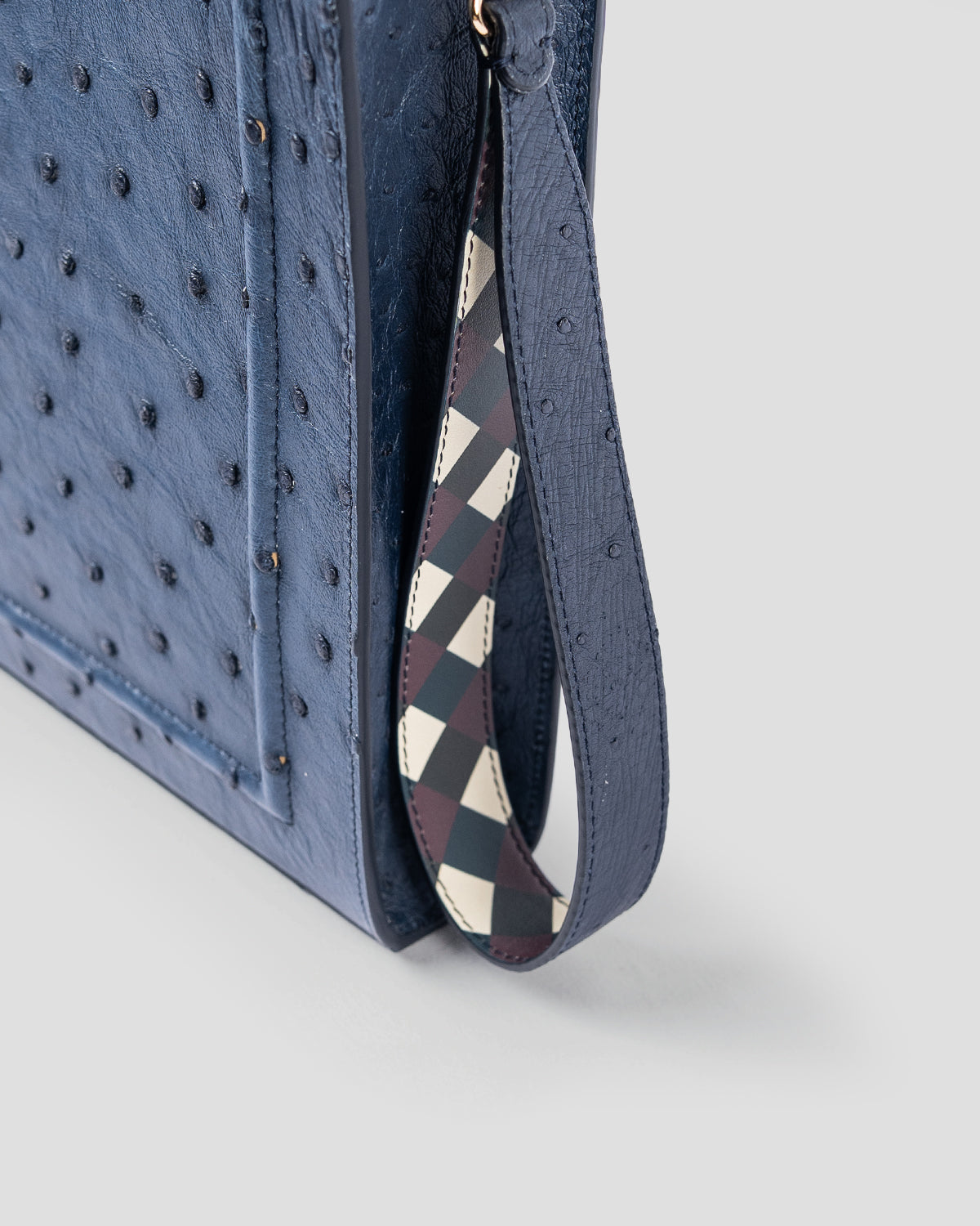 Travel pochette Struzzo Iris blue