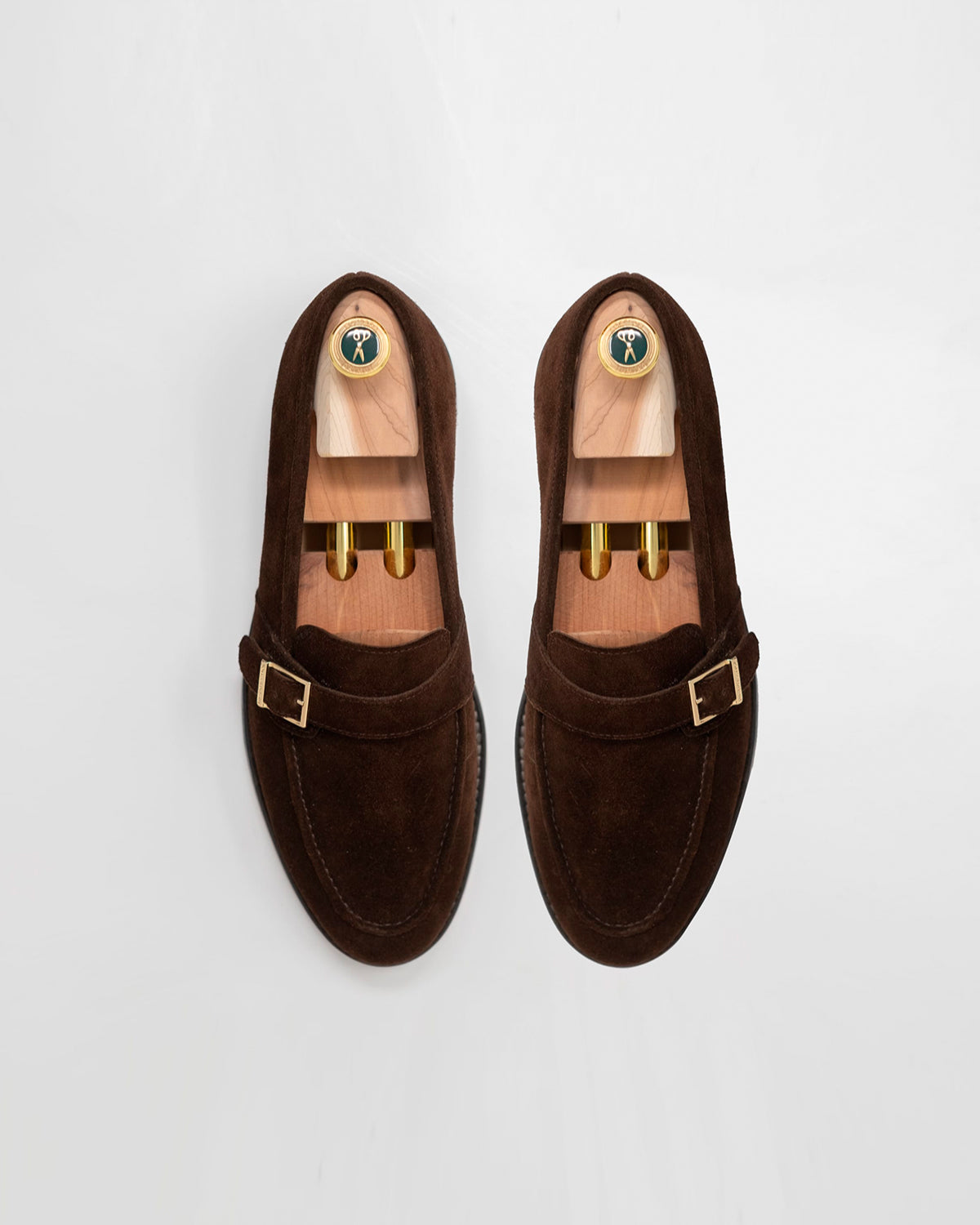 Monkfer in brown suede