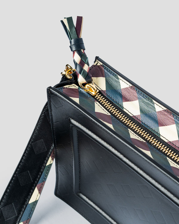 Prima Pochette Nera Bossata