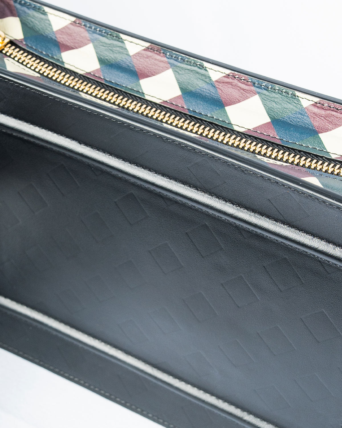 Prima Pochette Nera Bossata