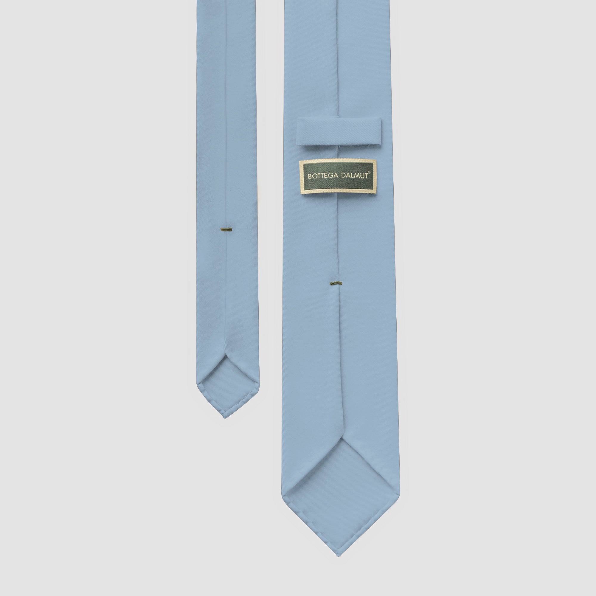 Sky blue wool gabardine tie